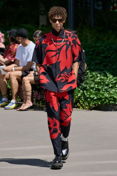 Look 13